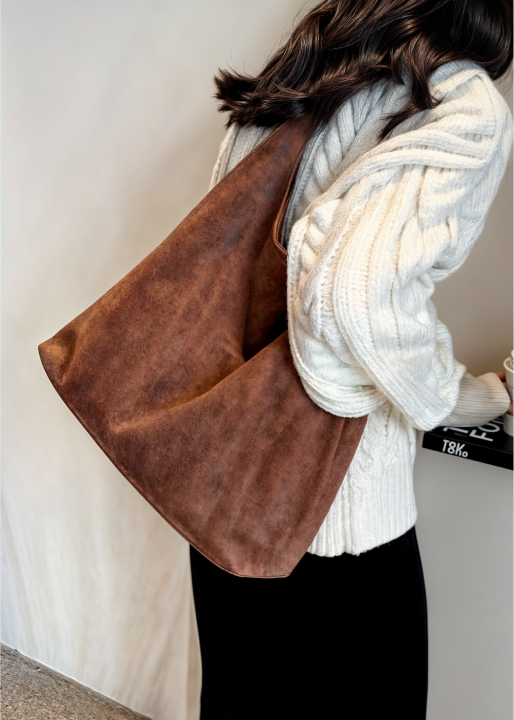 Bolsa Capri Hobo em Suede