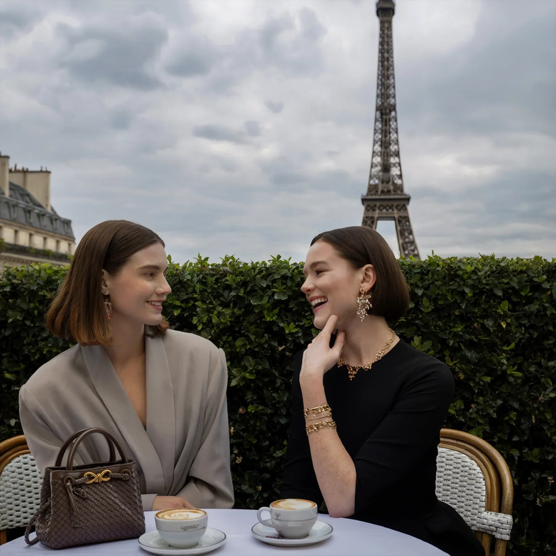 Bolsa Aurora Weave Tote – Marrom Café