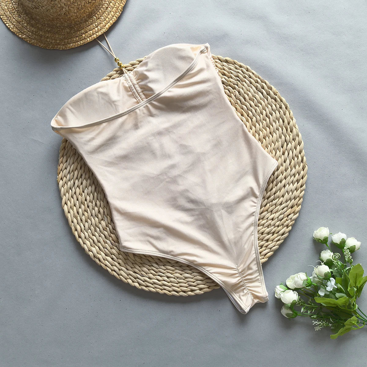 Maiô Bandeau Cut-Out com Amarração Frontal